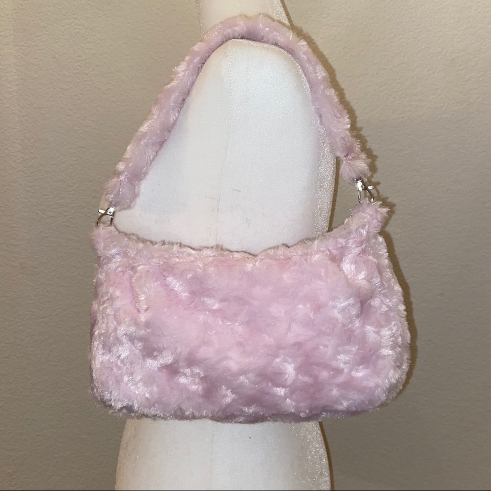 Baby pink fuzzy baguette bag💕